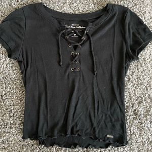 black cropped tee